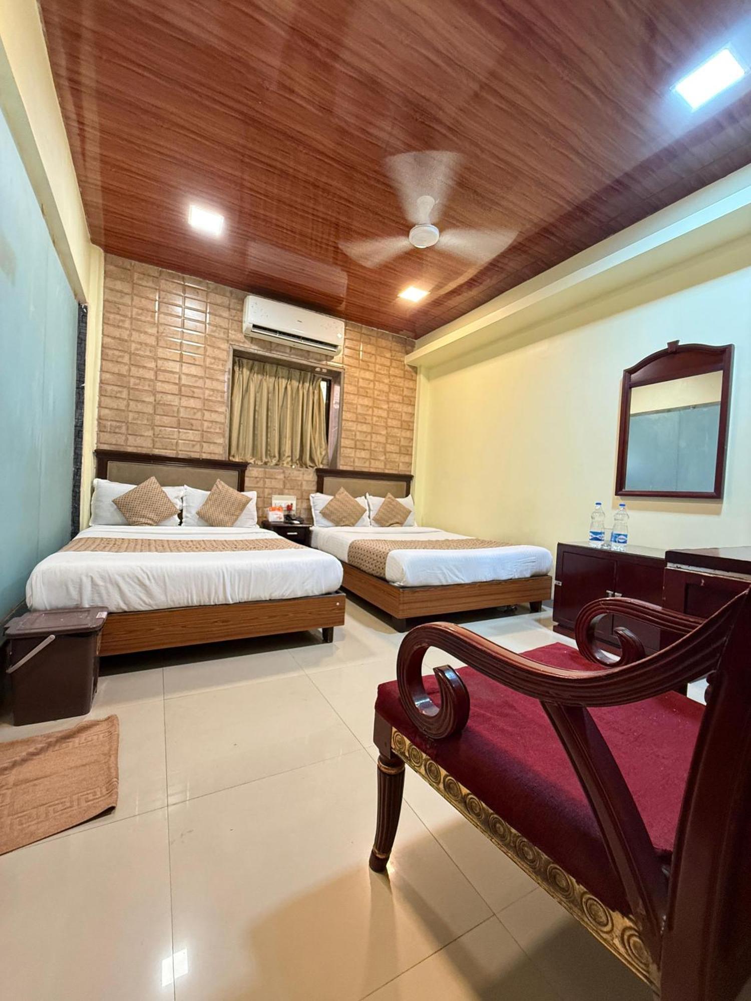 Hotel Gold Coast Mumbai Exterior photo