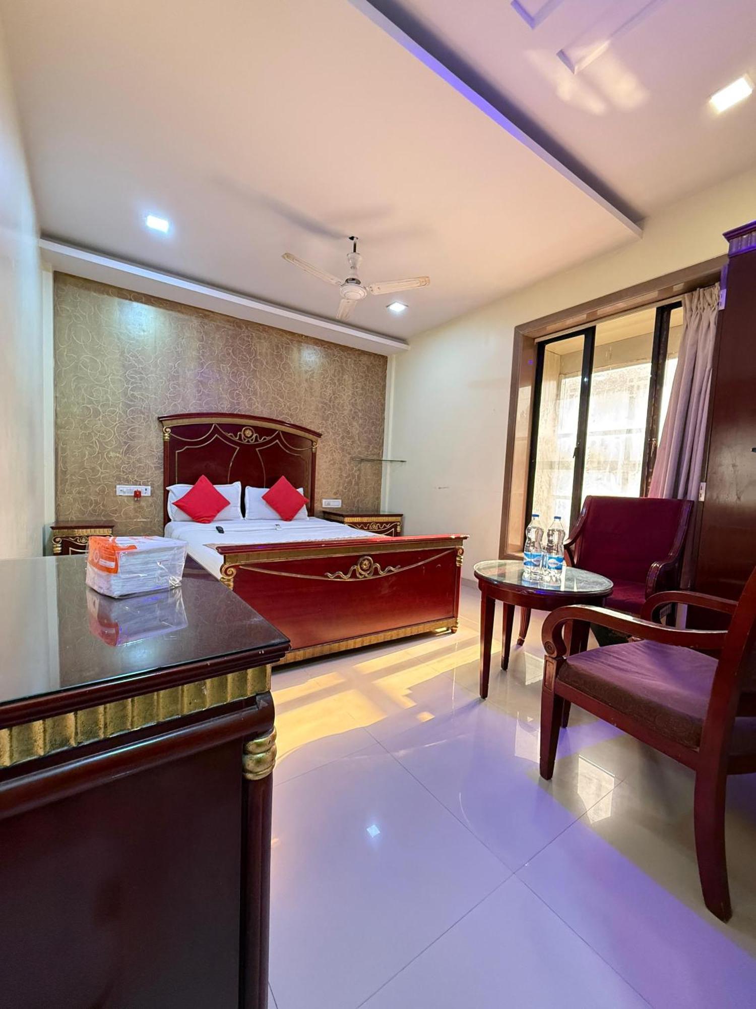 Hotel Gold Coast Mumbai Exterior photo