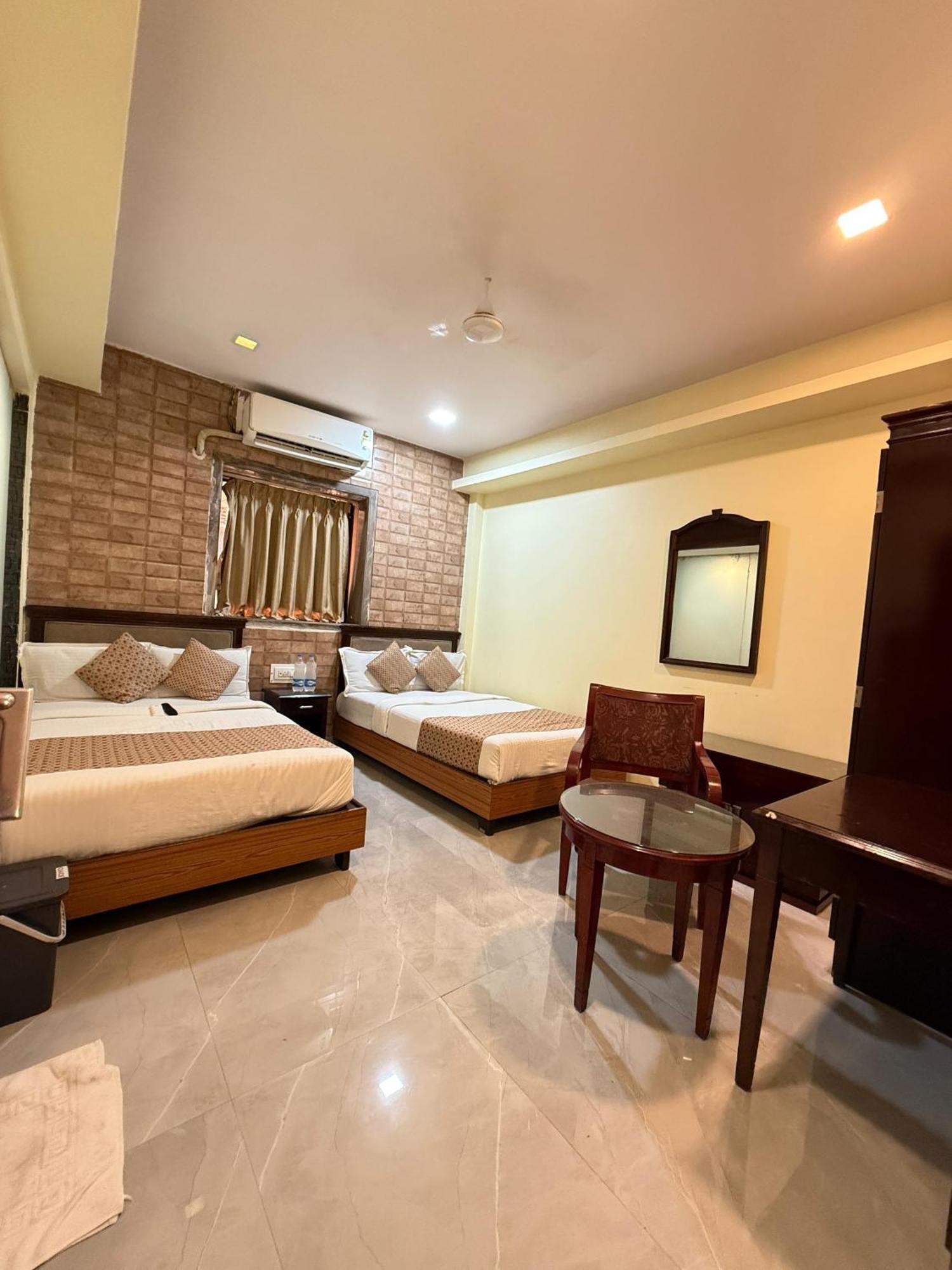 Hotel Gold Coast Mumbai Exterior photo