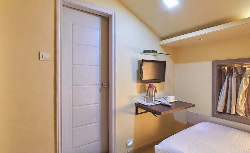 Hotel Gold Coast Mumbai Exterior photo